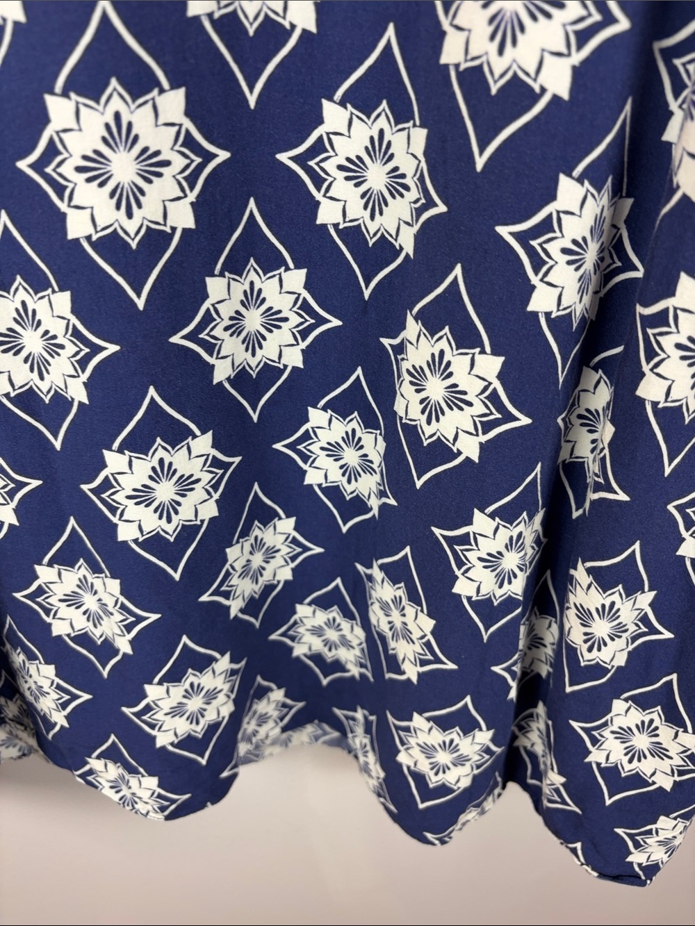 Hatley Blue Medallion Sleeveless Shift Dress Large Geometric Boho Summer Dress - Picture 9 of 14